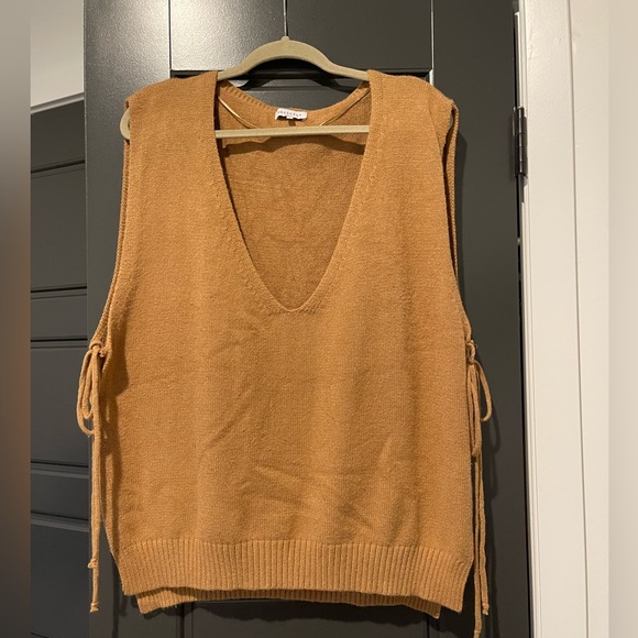 Sweaters - Camel Tan Side Tie Sweater Vest Gently Worn Size Large